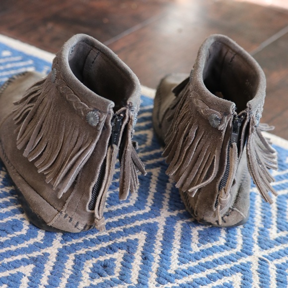 Minnetonka Grey Ankle Boot - Picture 3 of 8